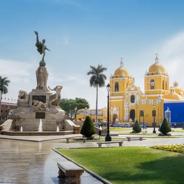 גַלּוּ את טרוחיו – הפנינה הקולוניאלית הקסומה בפרו!